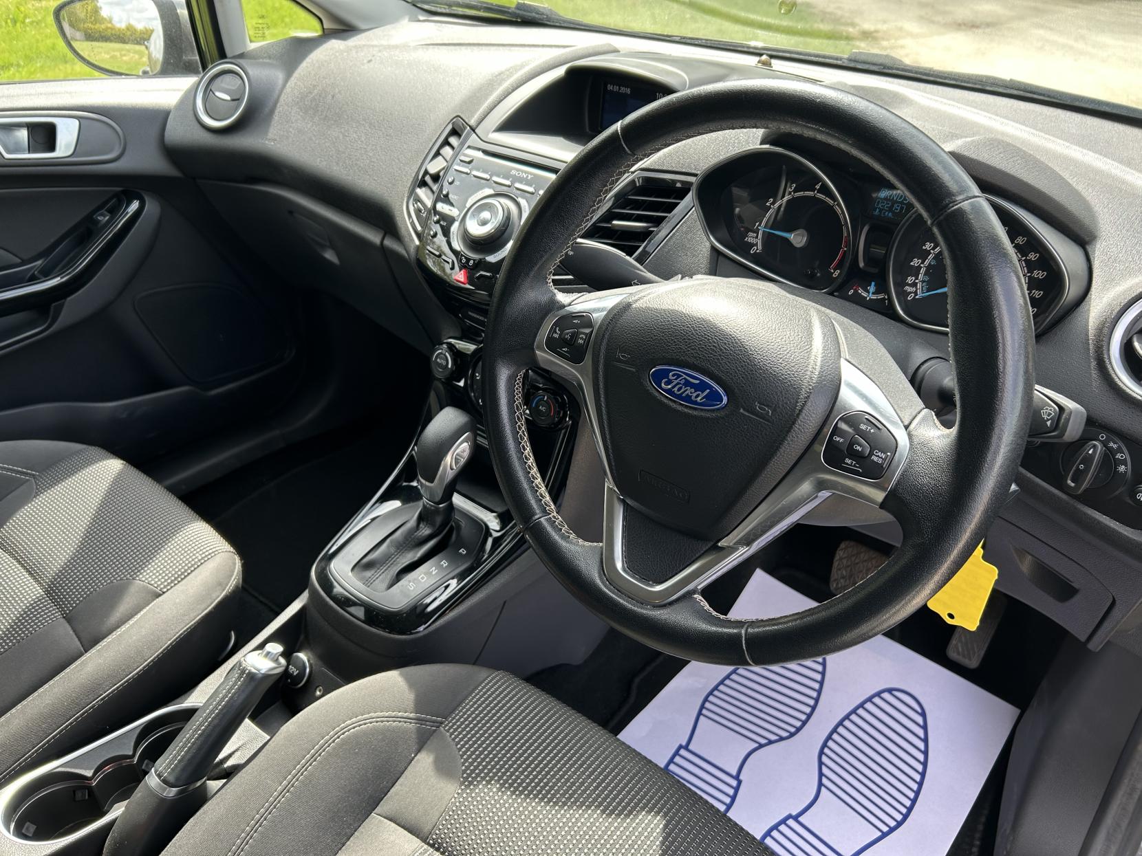 Ford Fiesta 1.0T EcoBoost Titanium Hatchback 5dr Petrol Powershift Euro 6 (100 ps)