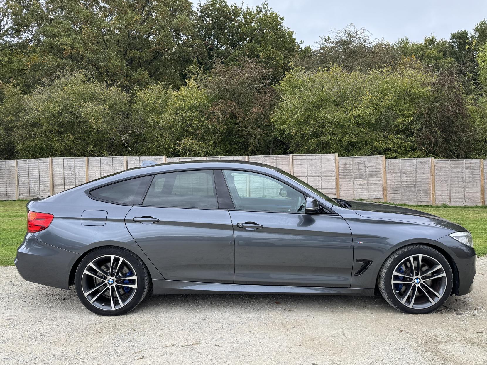 BMW 3 Series Gran Turismo 3.0 330d M Sport GT 5dr Diesel Auto Euro 6 (s/s) (258 ps)