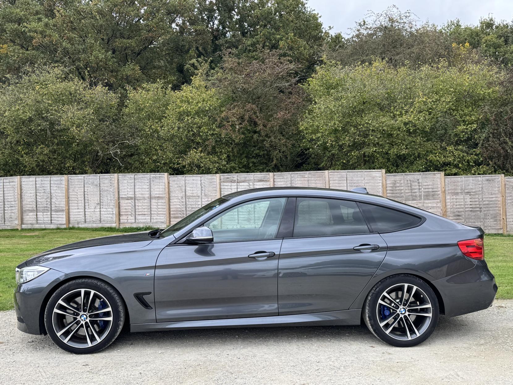 BMW 3 Series Gran Turismo 3.0 330d M Sport GT 5dr Diesel Auto Euro 6 (s/s) (258 ps)