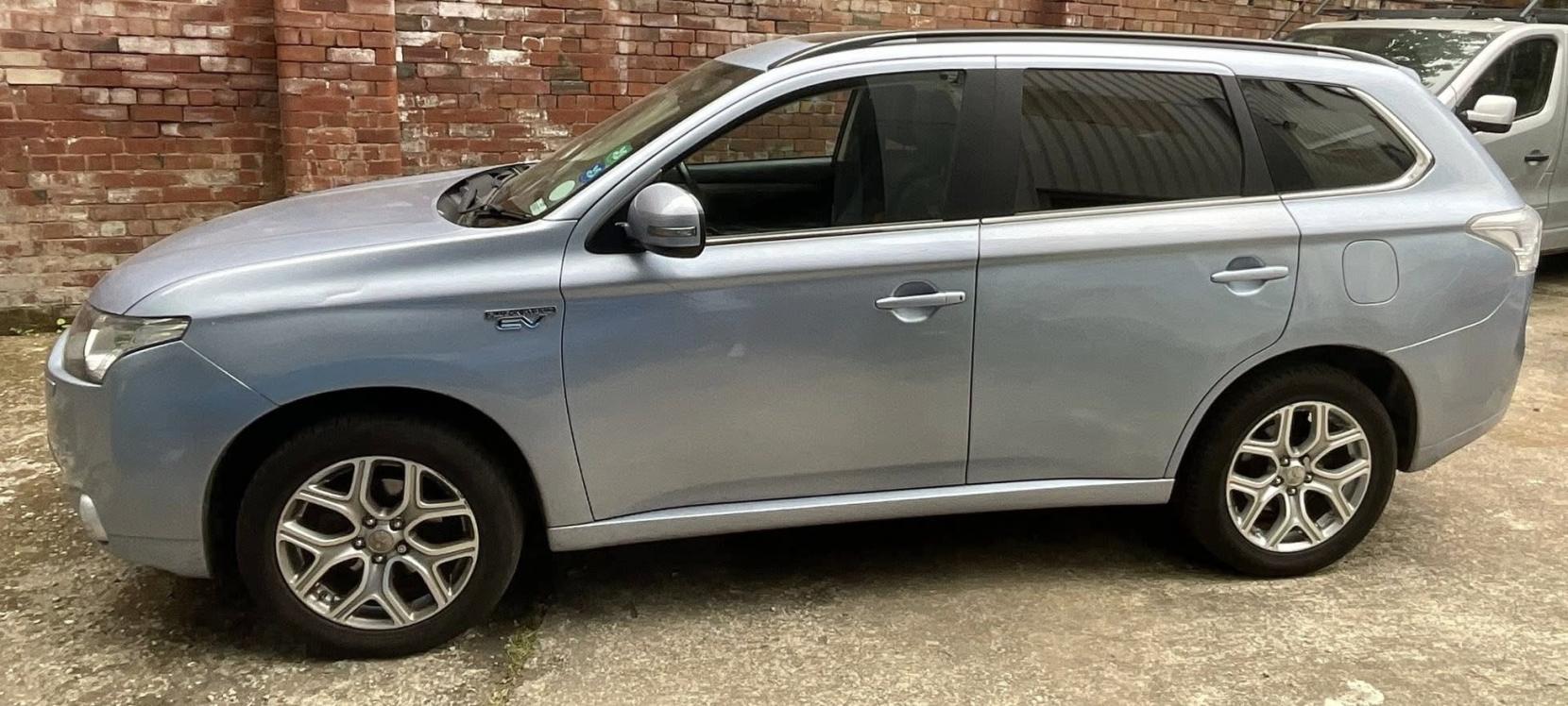 Mitsubishi Outlander 2.0h 12kWh GX4h SUV 5dr Petrol Plug-in Hybrid CVT 4WD Euro 5 (s/s) (200 ps)