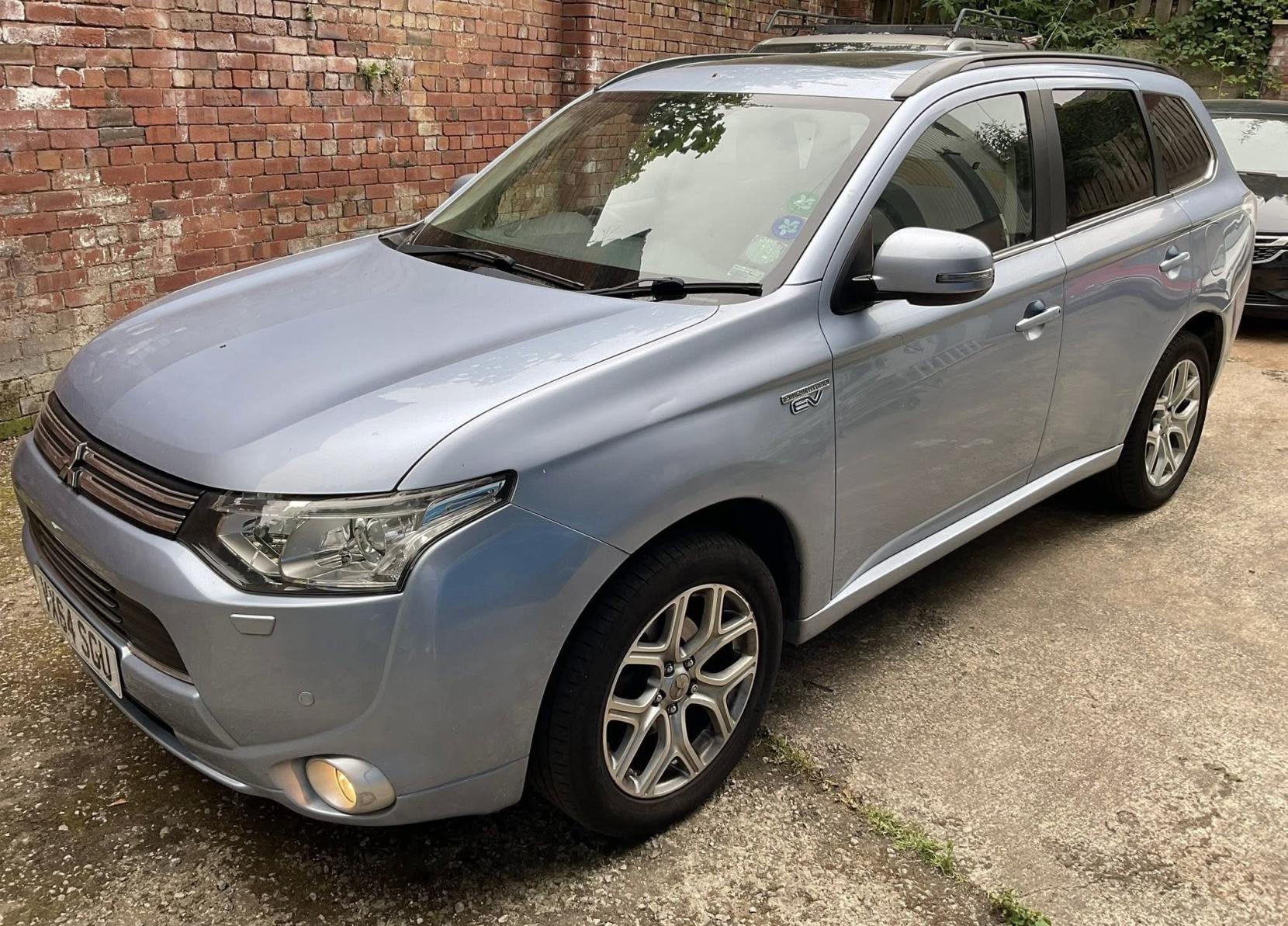 Mitsubishi Outlander 2.0h 12kWh GX4h SUV 5dr Petrol Plug-in Hybrid CVT 4WD Euro 5 (s/s) (200 ps)