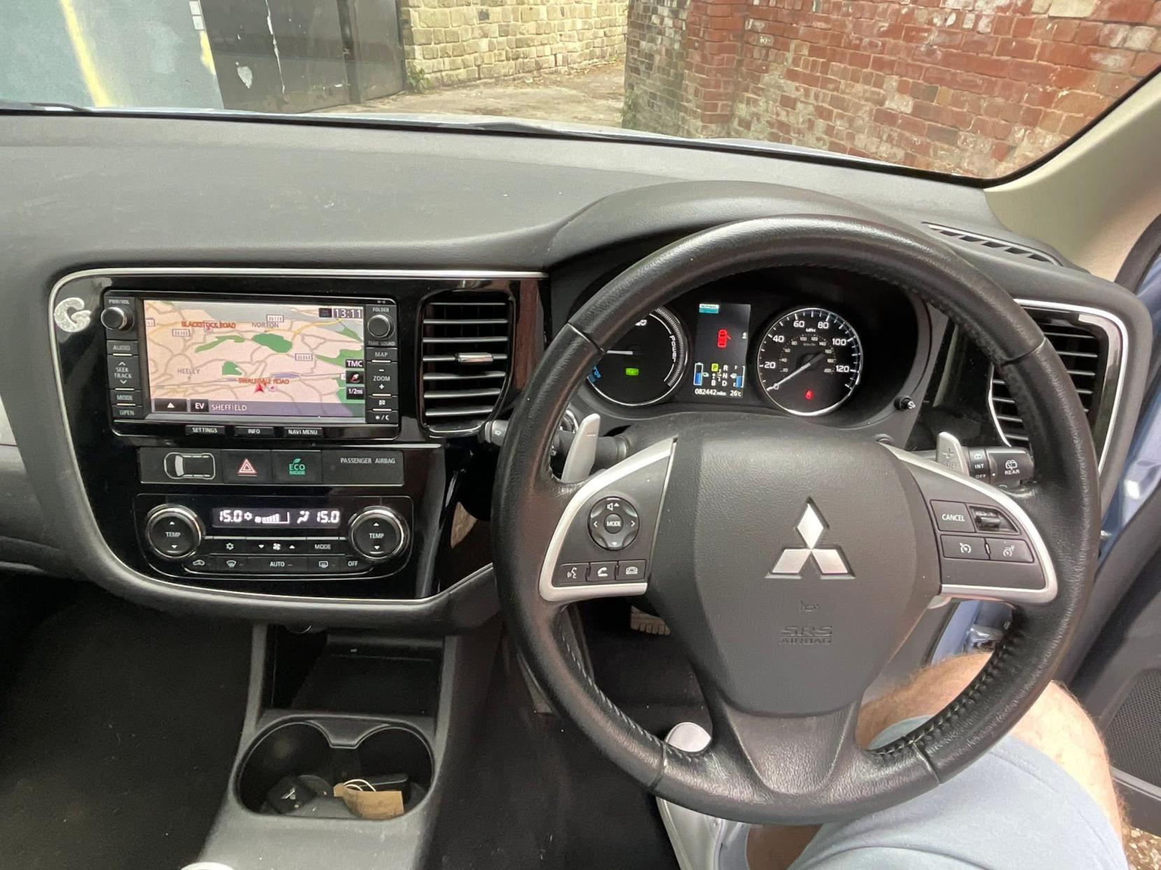 Mitsubishi Outlander 2.0h 12kWh GX4h SUV 5dr Petrol Plug-in Hybrid CVT 4WD Euro 5 (s/s) (200 ps)