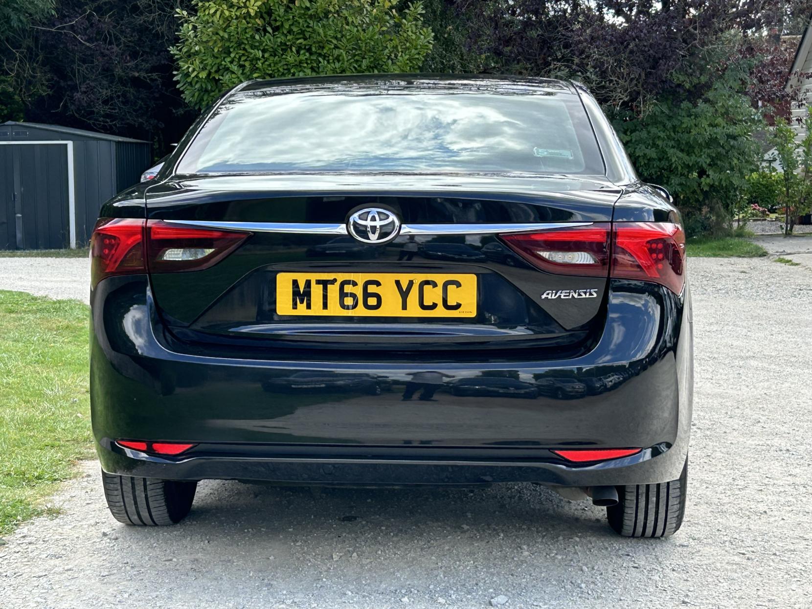 Toyota Avensis 1.6 D-4D Active Saloon 4dr Diesel Manual Euro 6 (s/s) (112 bhp)