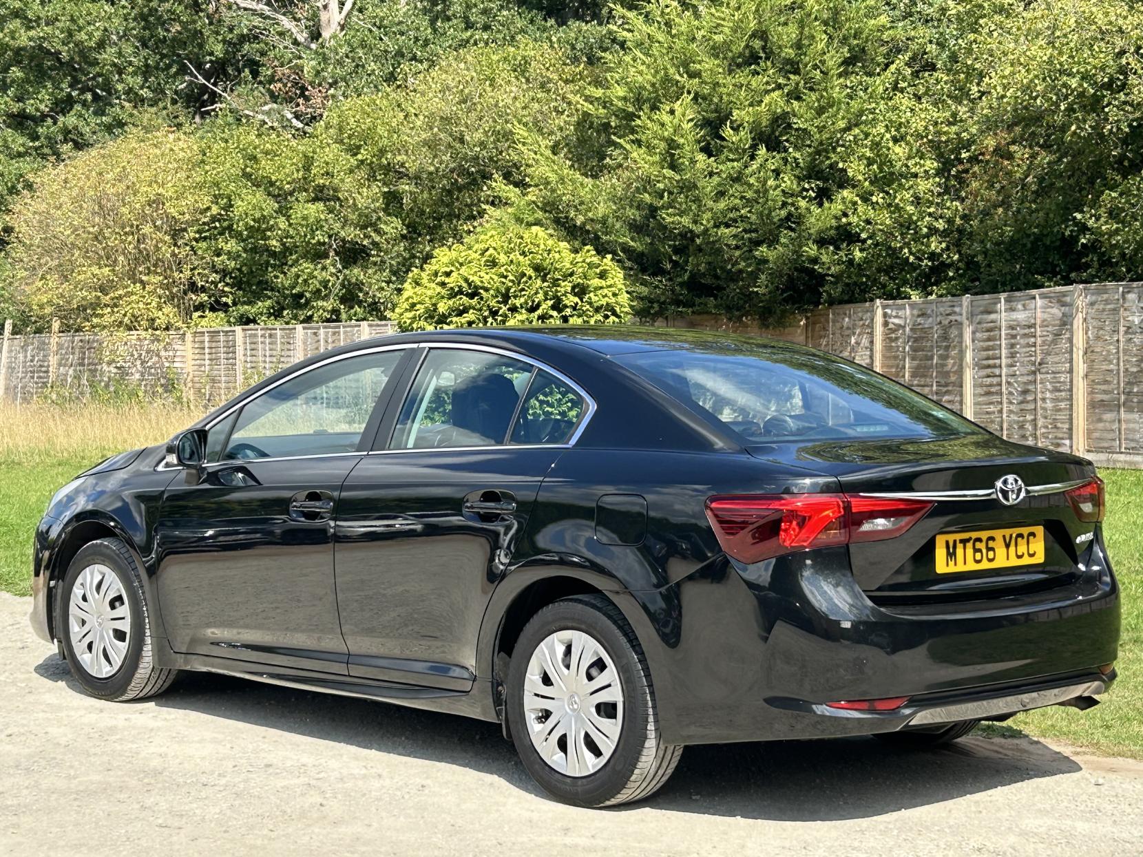 Toyota Avensis 1.6 D-4D Active Saloon 4dr Diesel Manual Euro 6 (s/s) (112 bhp)