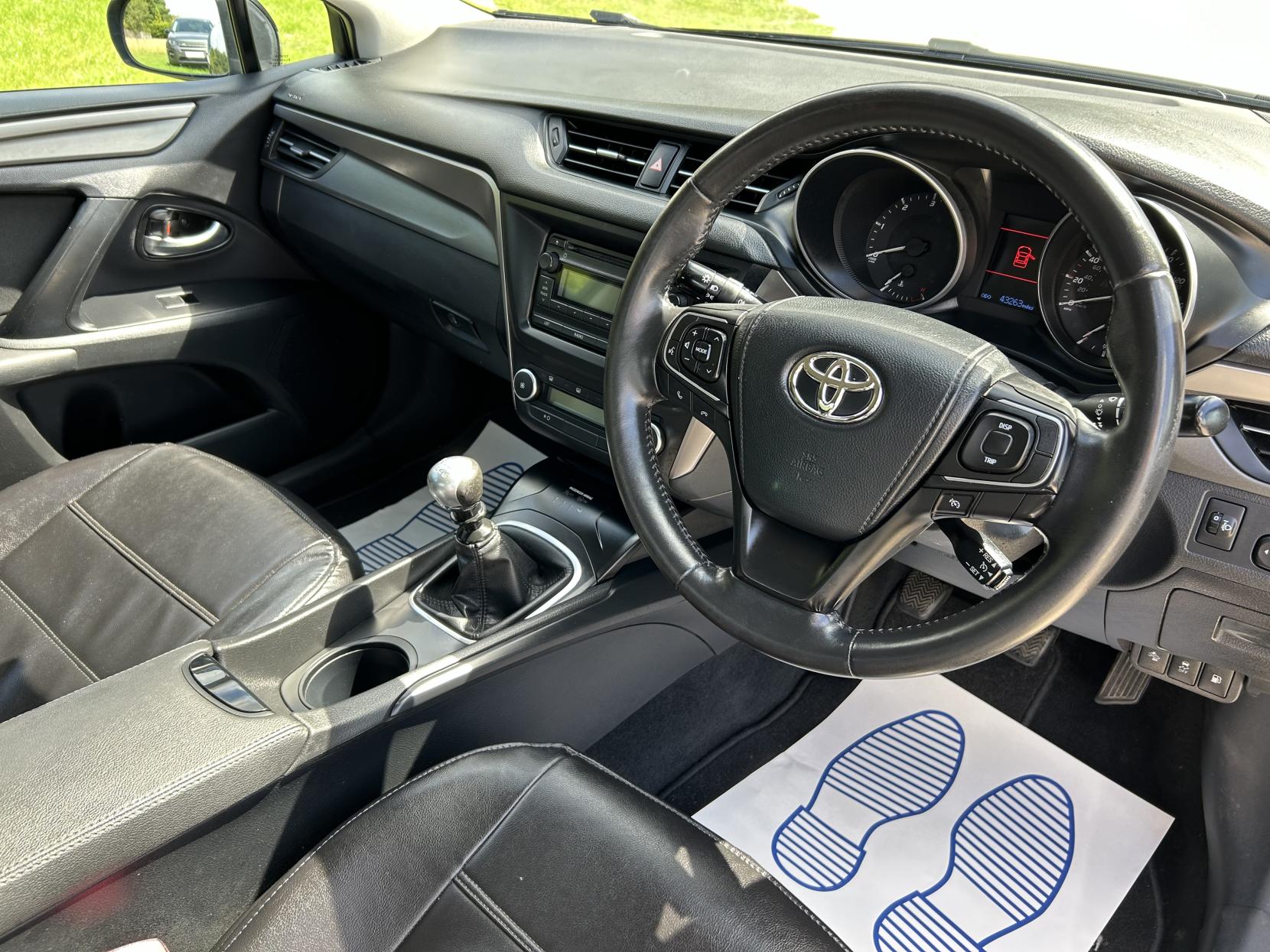 Toyota Avensis 1.6 D-4D Active Saloon 4dr Diesel Manual Euro 6 (s/s) (112 bhp)