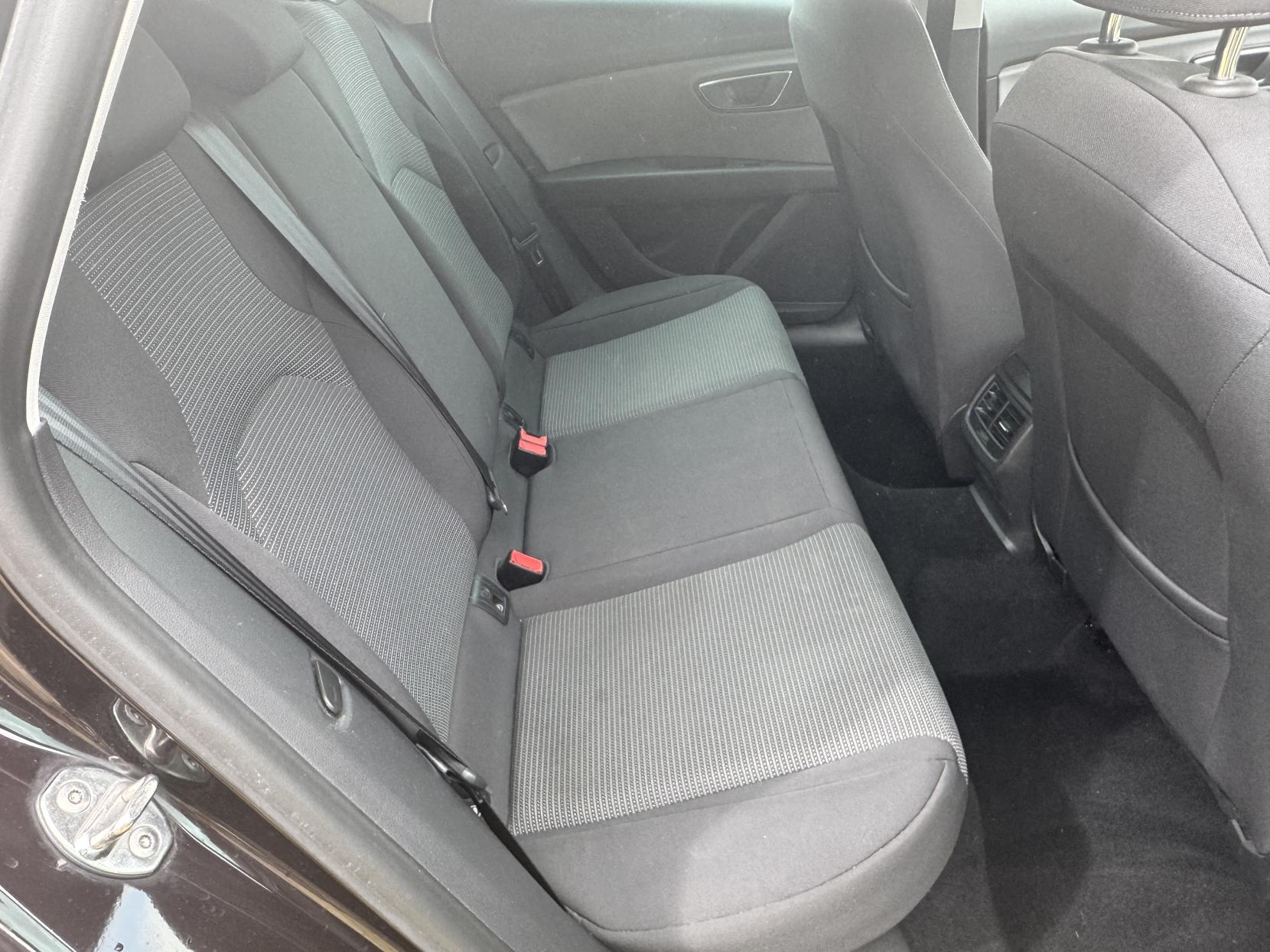 SEAT Leon 1.2 TSI SE Dynamic Technology Hatchback 5dr Petrol Manual Euro 6 (s/s) (110 ps)