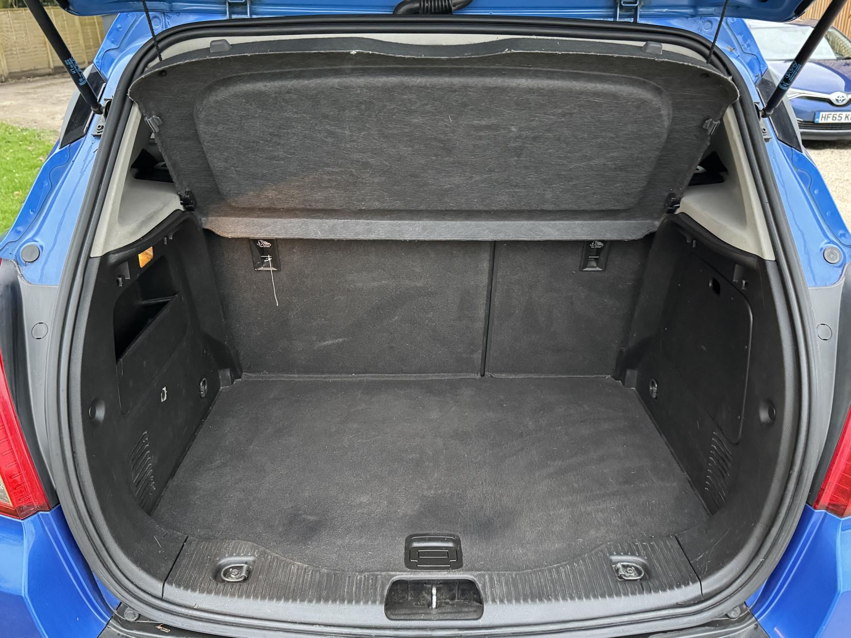 Vauxhall Mokka 1.6 SE SUV 5dr Petrol Manual 2WD Euro 5 (s/s) (115 ps)