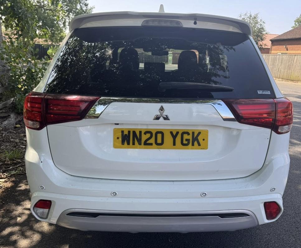 Mitsubishi Outlander 2.4h TwinMotor 13.8kWh Exceed Safety SUV 5dr Petrol Plug-in Hybrid CVT 4WD Euro 6 (s/s) (224 ps)
