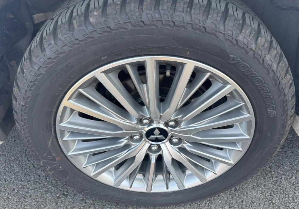 Mitsubishi Outlander 2.4h TwinMotor 13.8kWh Exceed Safety SUV 5dr Petrol Plug-in Hybrid CVT 4WD Euro 6 (s/s) (224 ps)