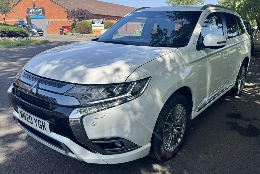 Mitsubishi Outlander 2.4h TwinMotor 13.8kWh Exceed Safety SUV 5dr Petrol Plug-in Hybrid CVT 4WD Euro 6 (s/s) (224 ps)