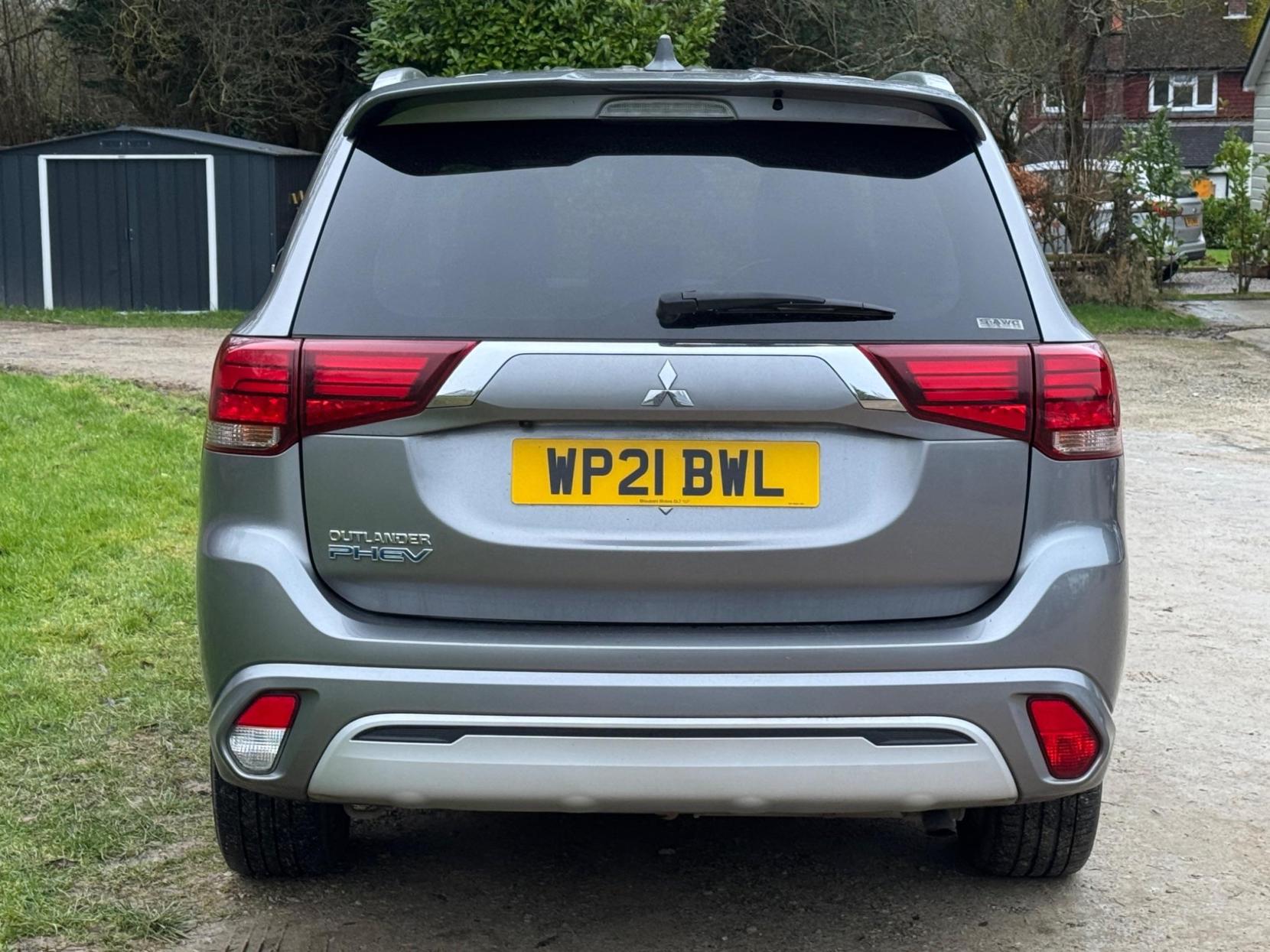 Mitsubishi Outlander 2.4h TwinMotor 13.8kWh Dynamic CVT 4WD Euro 6 (s/s) 5dr