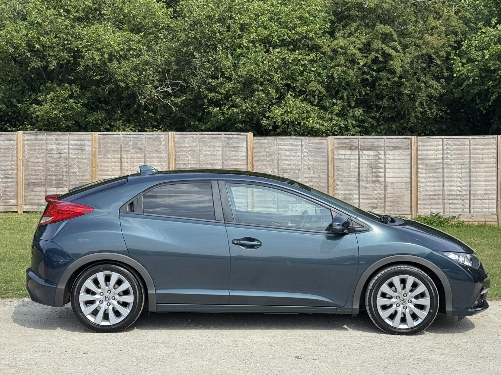 Honda Civic 1.8 i-VTEC EX GT Hatchback 5dr Petrol Auto Euro 5 (142 ps)