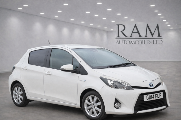 Toyota Yaris 1.5 VVT-h Icon Plus Hatchback 5dr Petrol Hybrid CVT Euro 5 (101 ps)