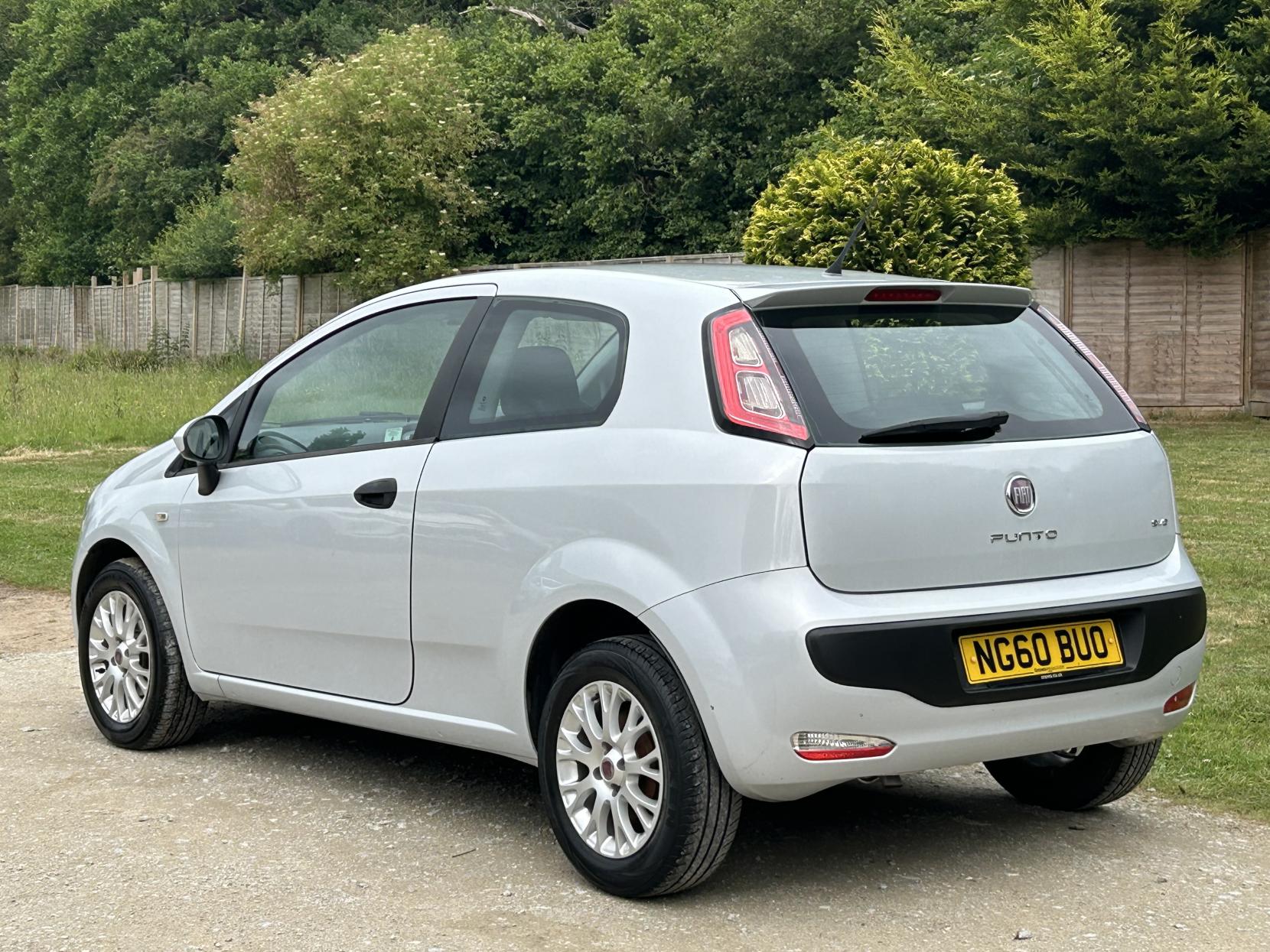 Fiat Punto Evo 1.4 Active Hatchback 3dr Petrol Euro 5 (s/s) (77 bhp)