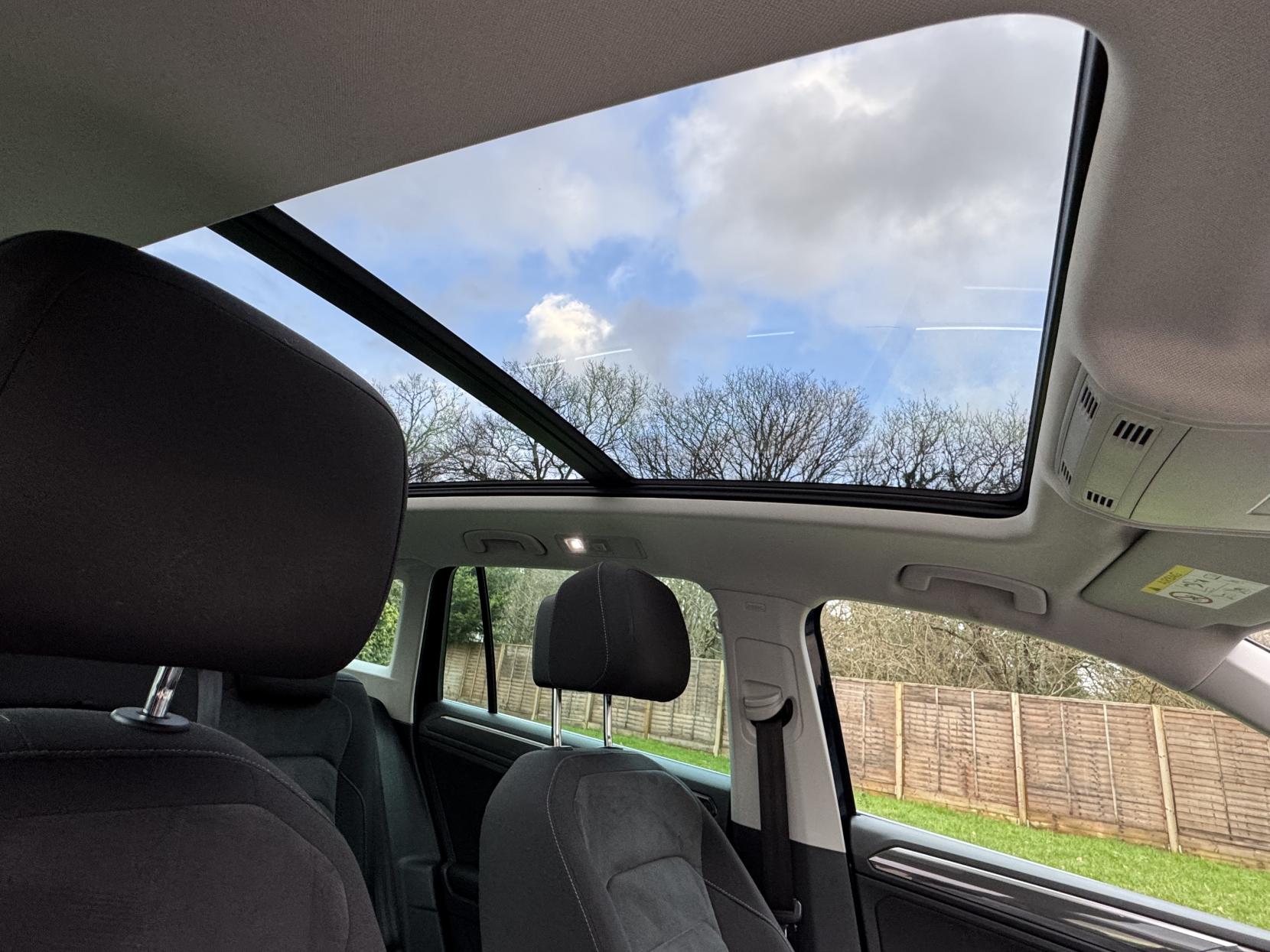 Volkswagen Tiguan 2.0 TDI BlueMotion Tech SEL SUV 5dr Diesel DSG 4Motion Euro 6 (s/s) (150 ps)