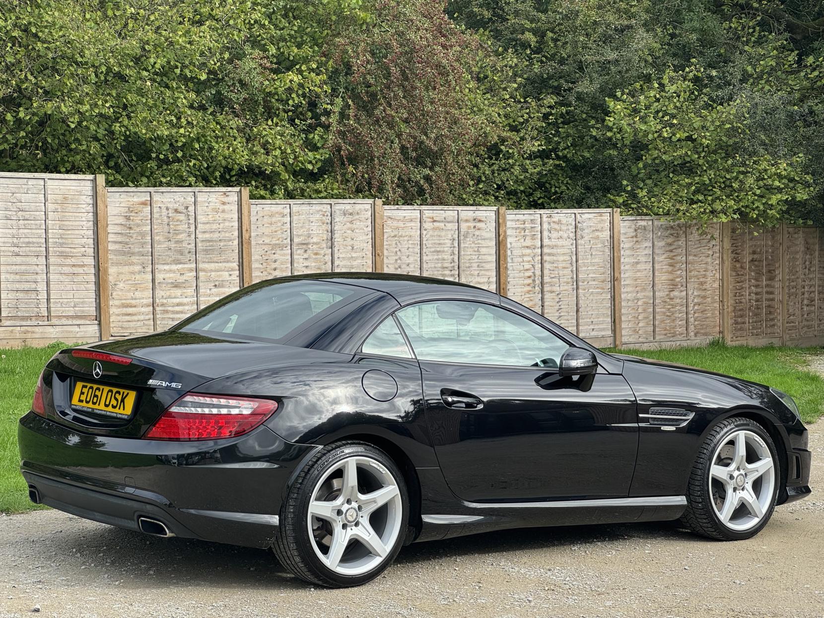 Mercedes-Benz SLK 1.8 SLK200 BlueEfficiency AMG Sport Edition 125 Convertible 2dr Petrol G-Tronic+ Euro 5 (s/s) (184 ps)