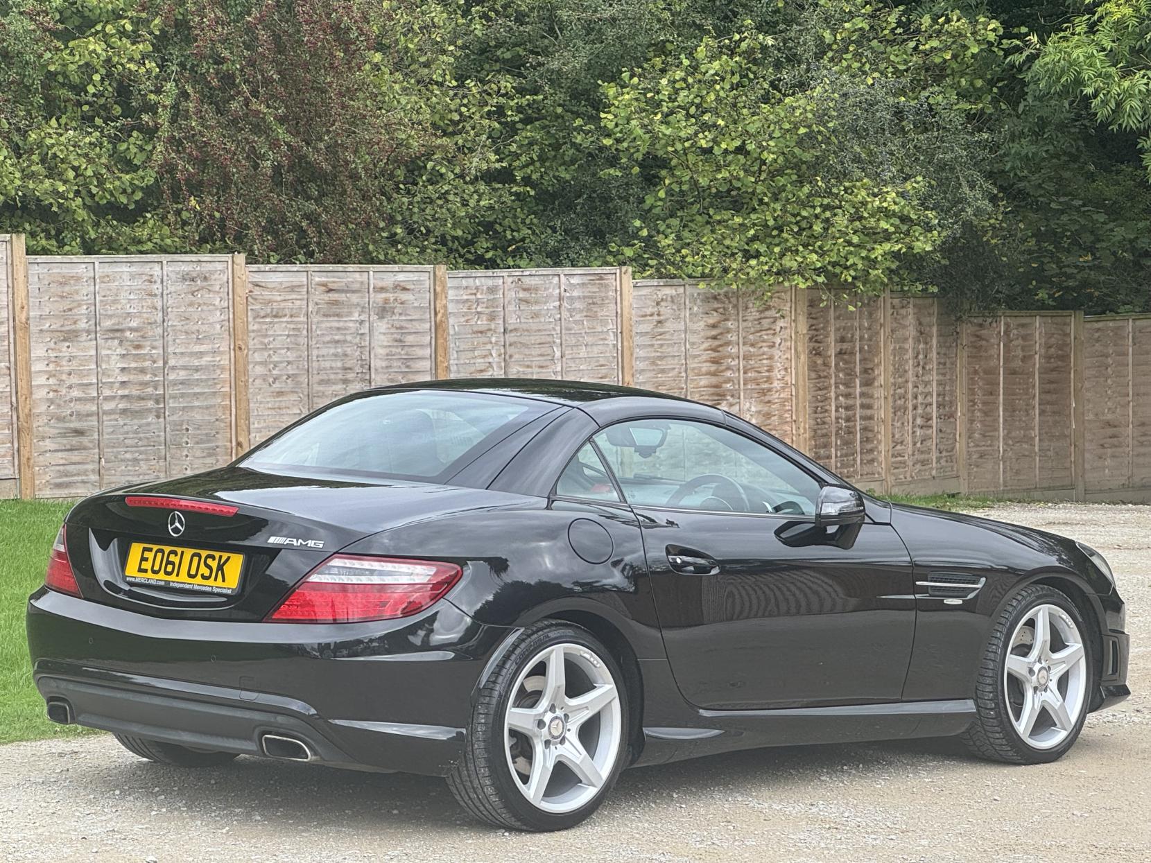 Mercedes-Benz SLK 1.8 SLK200 BlueEfficiency AMG Sport Edition 125 Convertible 2dr Petrol G-Tronic+ Euro 5 (s/s) (184 ps)