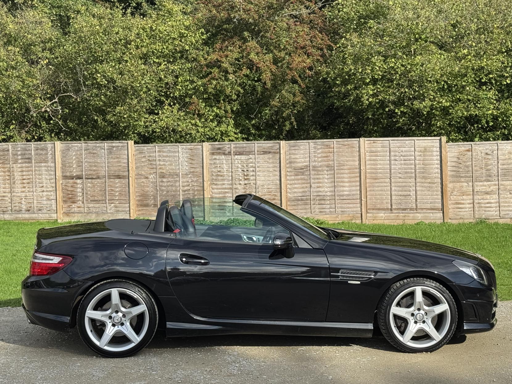 Mercedes-Benz SLK 1.8 SLK200 BlueEfficiency AMG Sport Edition 125 Convertible 2dr Petrol G-Tronic+ Euro 5 (s/s) (184 ps)