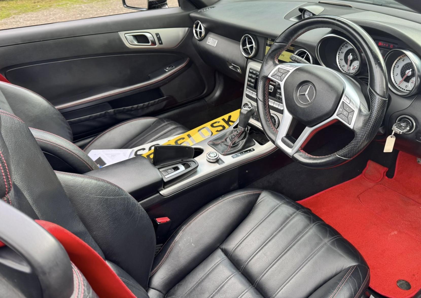 Mercedes-Benz SLK 1.8 SLK200 BlueEfficiency AMG Sport Edition 125 Convertible 2dr Petrol G-Tronic+ Euro 5 (s/s) (184 ps)