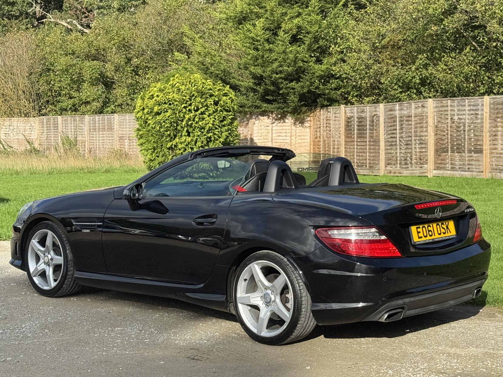 Mercedes-Benz SLK 1.8 SLK200 BlueEfficiency AMG Sport Edition 125 Convertible 2dr Petrol G-Tronic+ Euro 5 (s/s) (184 ps)