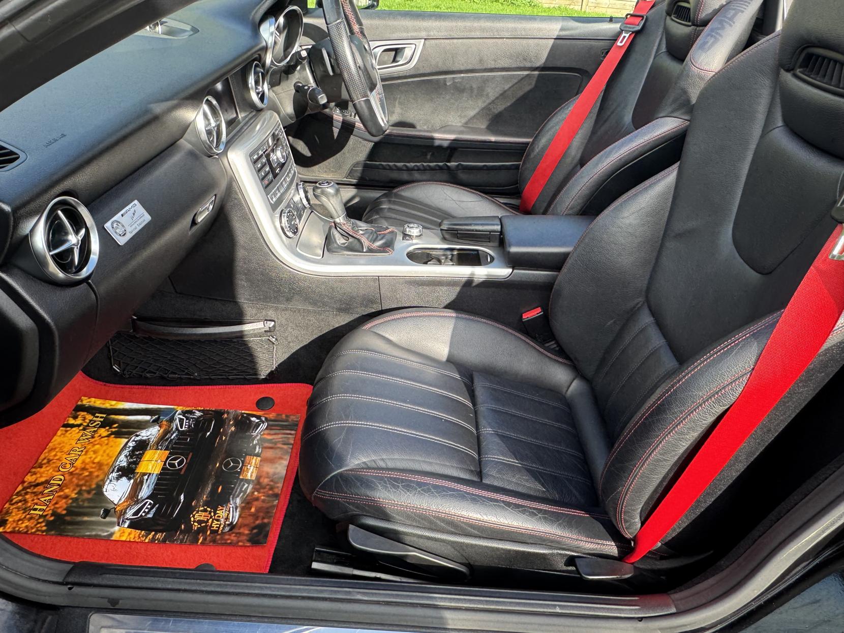 Mercedes-Benz SLK 1.8 SLK200 BlueEfficiency AMG Sport Edition 125 Convertible 2dr Petrol G-Tronic+ Euro 5 (s/s) (184 ps)