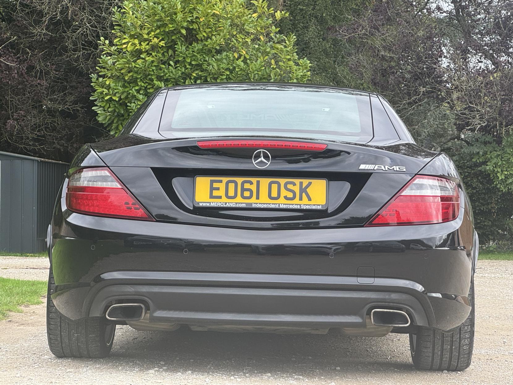 Mercedes-Benz SLK 1.8 SLK200 BlueEfficiency AMG Sport Edition 125 Convertible 2dr Petrol G-Tronic+ Euro 5 (s/s) (184 ps)