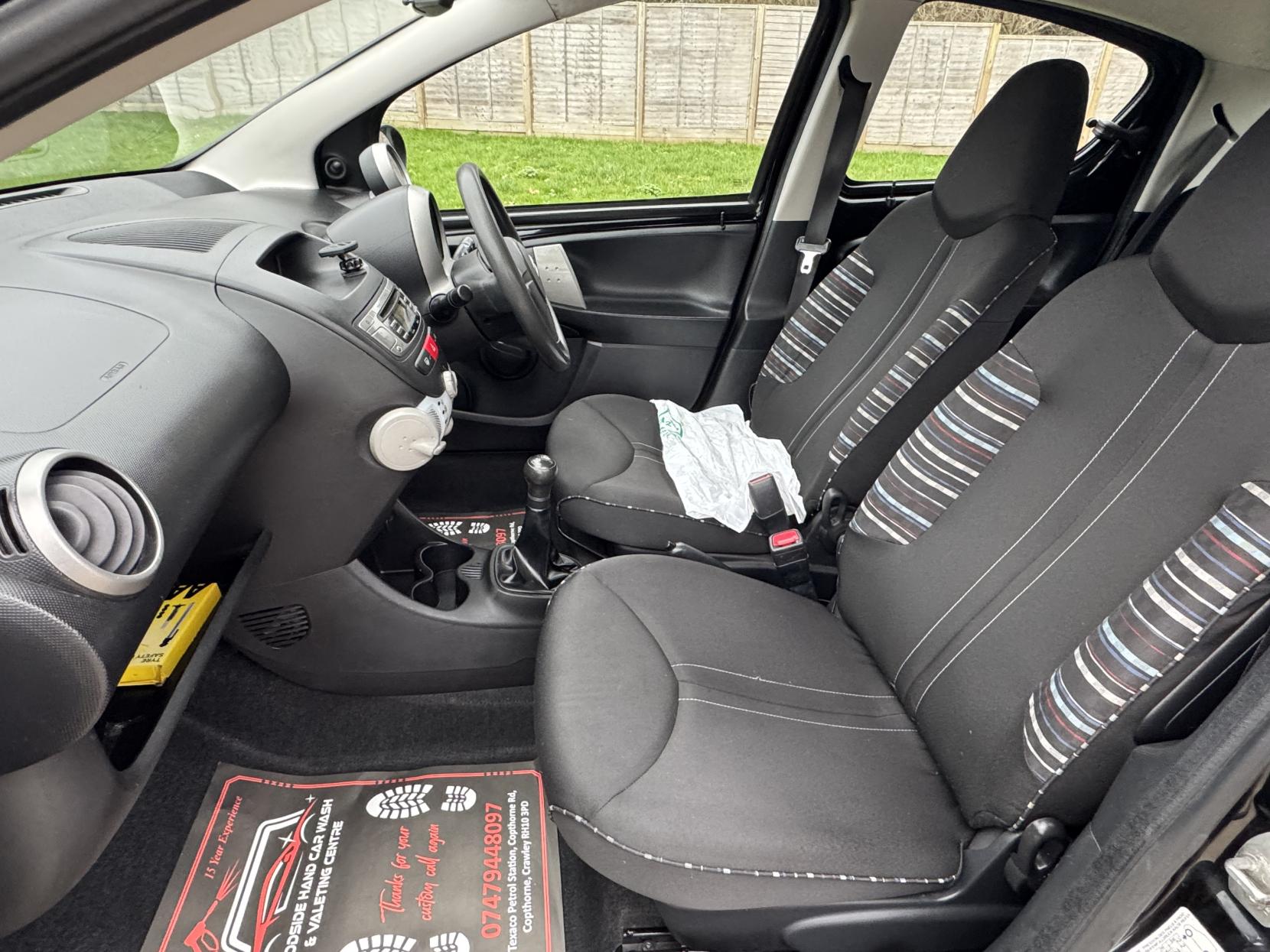 Citroen C1 1.0i VTR Hatchback 5dr Petrol Manual Euro 5 (68 ps)