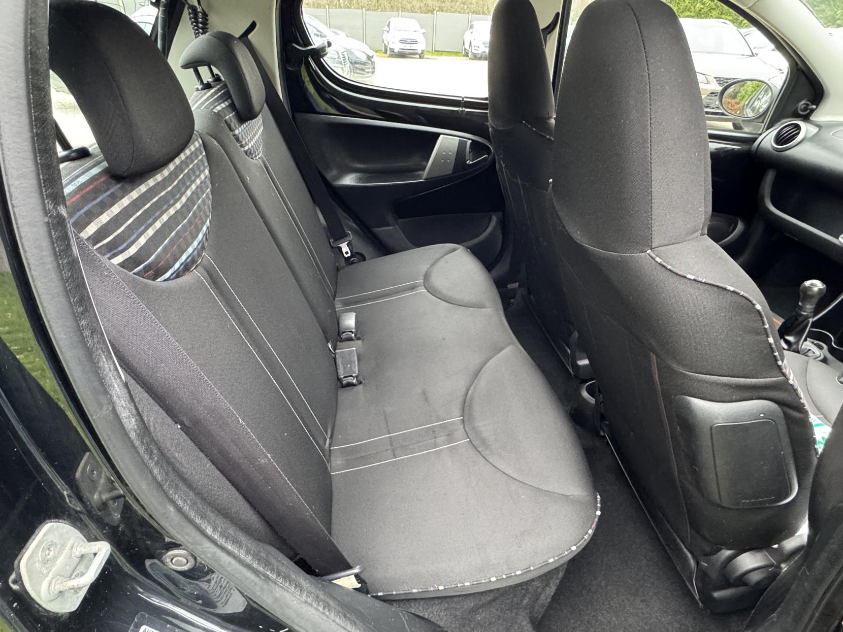 Citroen C1 1.0i VTR Hatchback 5dr Petrol Manual Euro 5 (68 ps)