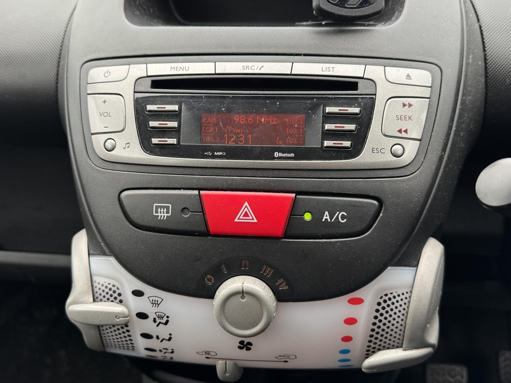 Citroen C1 1.0i VTR Hatchback 5dr Petrol Manual Euro 5 (68 ps)