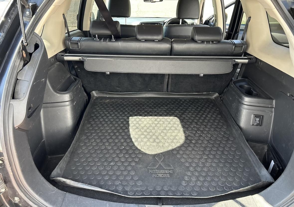 Mitsubishi Outlander 2.0h 12kWh GX4h SUV 5dr Petrol Plug-in Hybrid CVT 4WD Euro 6 (s/s) (200 ps)