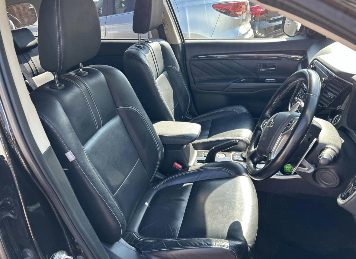 Mitsubishi Outlander 2.0h 12kWh GX4h SUV 5dr Petrol Plug-in Hybrid CVT 4WD Euro 6 (s/s) (200 ps)