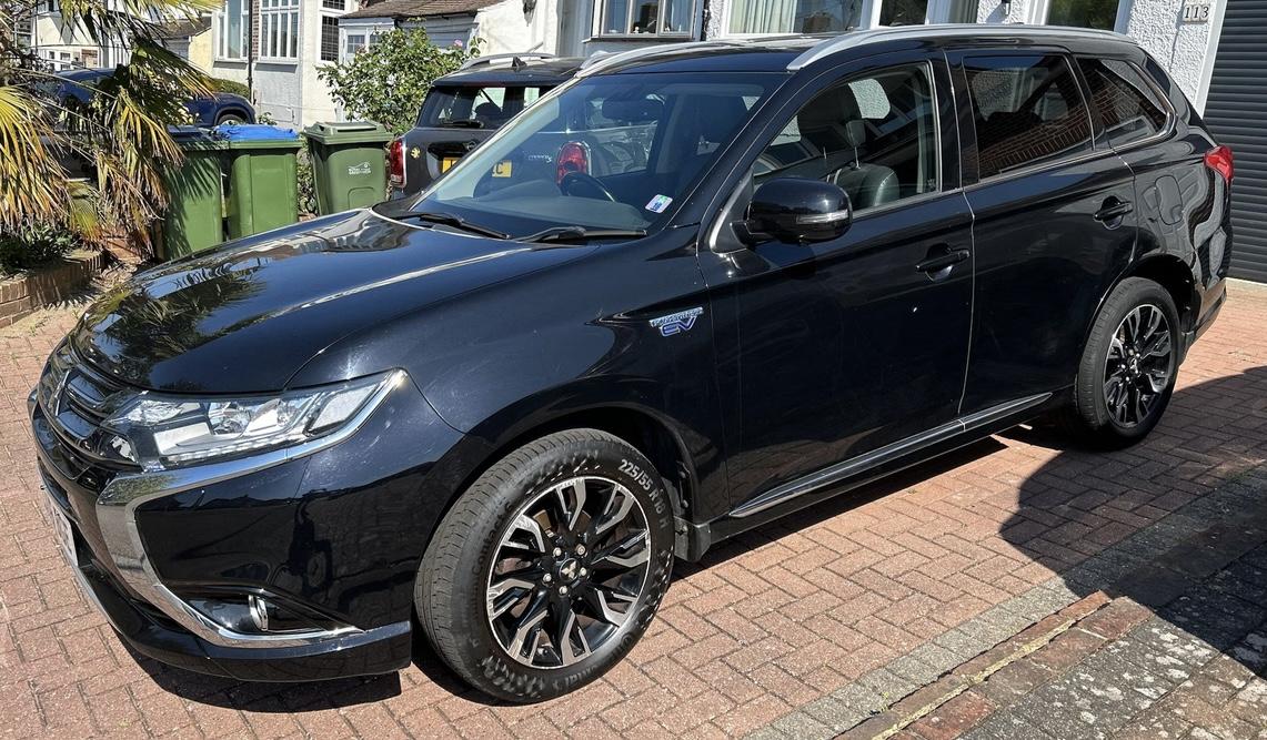 Mitsubishi Outlander 2.0h 12kWh GX4h SUV 5dr Petrol Plug-in Hybrid CVT 4WD Euro 6 (s/s) (200 ps)