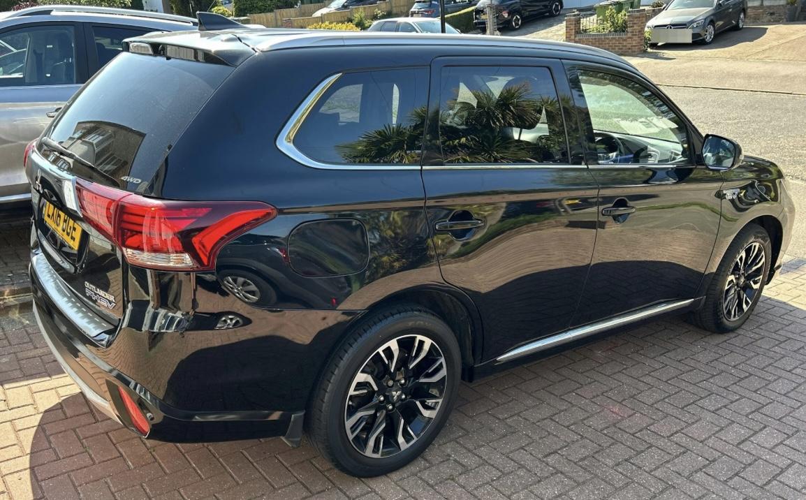 Mitsubishi Outlander 2.0h 12kWh GX4h SUV 5dr Petrol Plug-in Hybrid CVT 4WD Euro 6 (s/s) (200 ps)