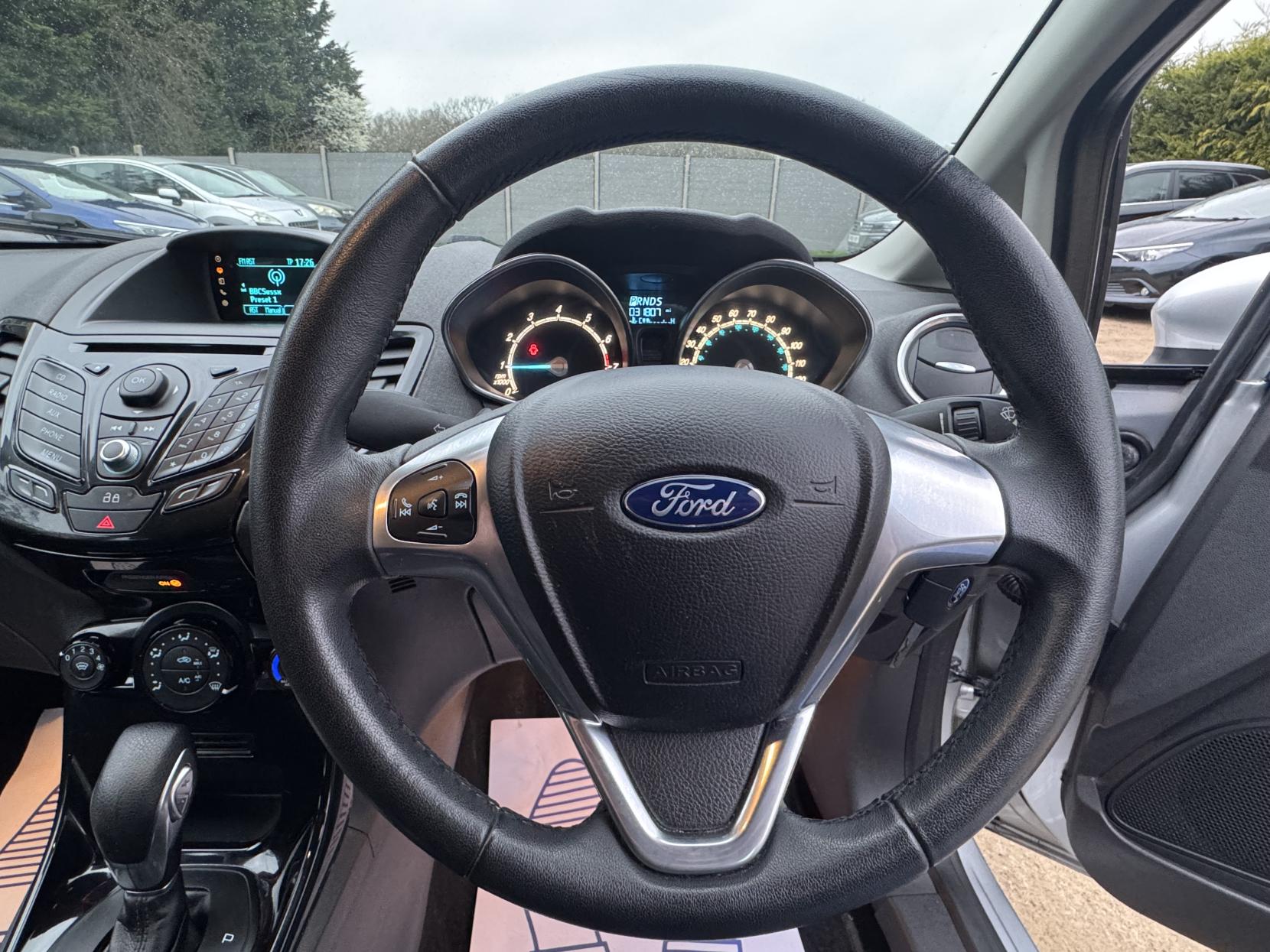 Ford Fiesta 1.0T EcoBoost Zetec Hatchback 5dr Petrol Powershift Euro 5 (100 ps)