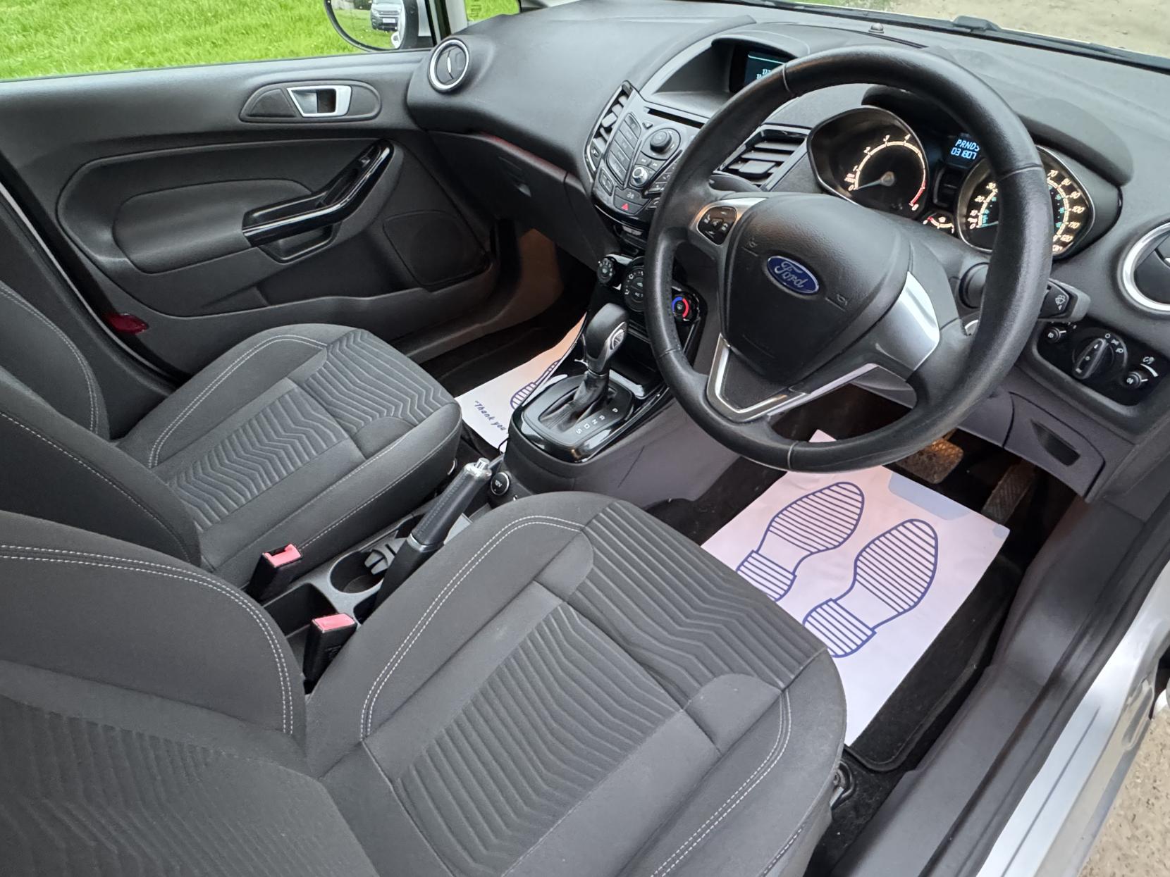 Ford Fiesta 1.0T EcoBoost Zetec Hatchback 5dr Petrol Powershift Euro 5 (100 ps)