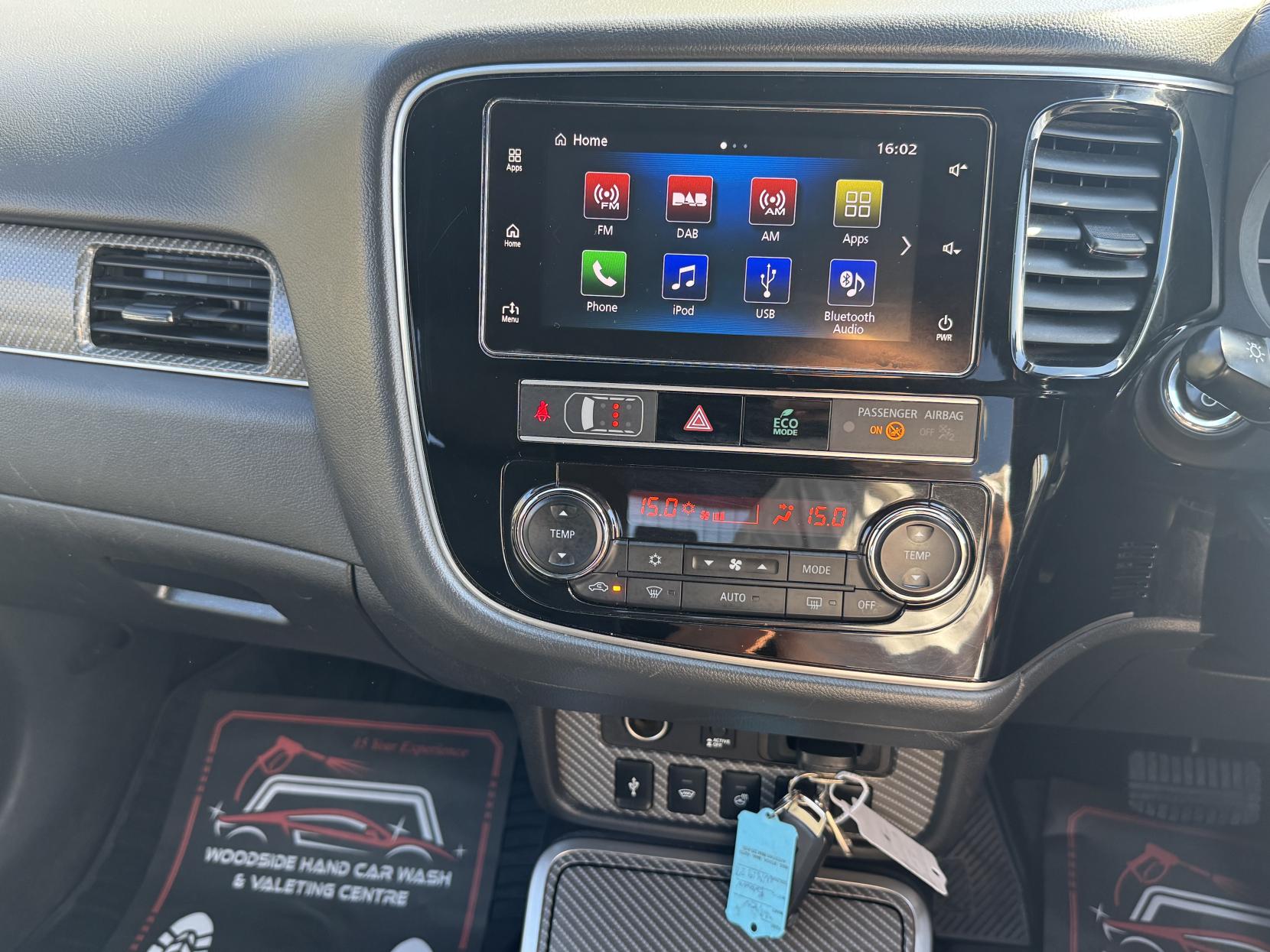 Mitsubishi Outlander 2.4h TwinMotor 13.8kWh 4h SUV 5dr Petrol Plug-in Hybrid CVT 4WD Euro 6 (s/s) (209 ps)