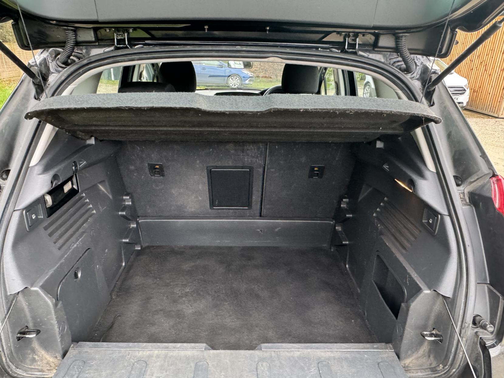 Peugeot 3008 1.6 VTi Sport SUV 5dr Petrol Manual Euro 5 (120 ps)