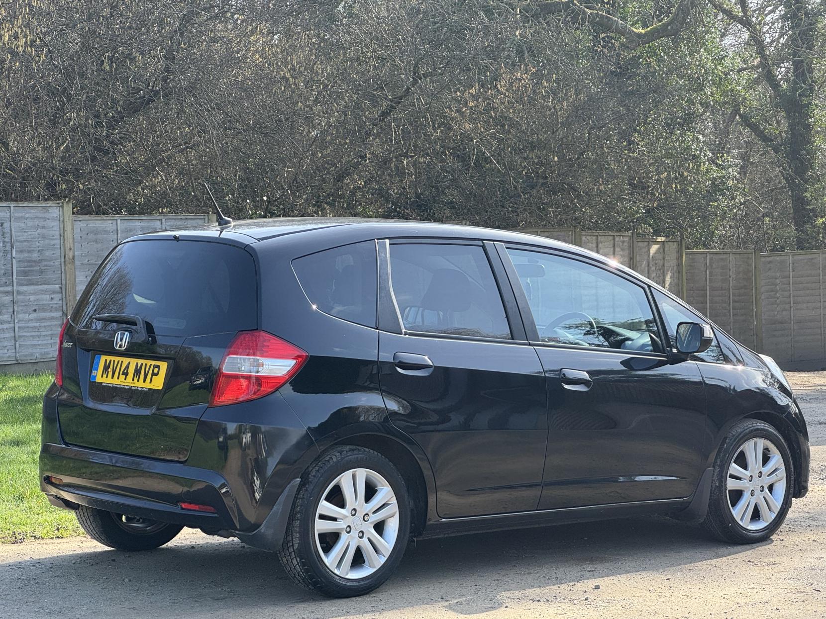 Honda Jazz 1.4 i-VTEC ES Plus Hatchback 5dr Petrol CVT Euro 5 (99 ps)