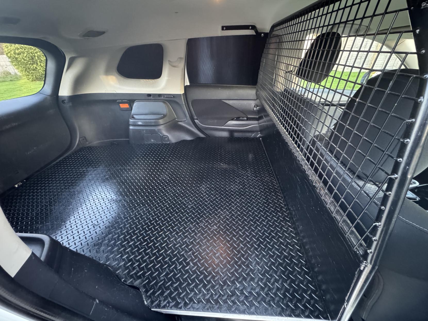 Mitsubishi Outlander 2.4h TwinMotor 13.8kWh Reflex SUV 5dr Petrol Plug-in Hybrid CVT 4WD Euro 6 (s/s) (224 ps)