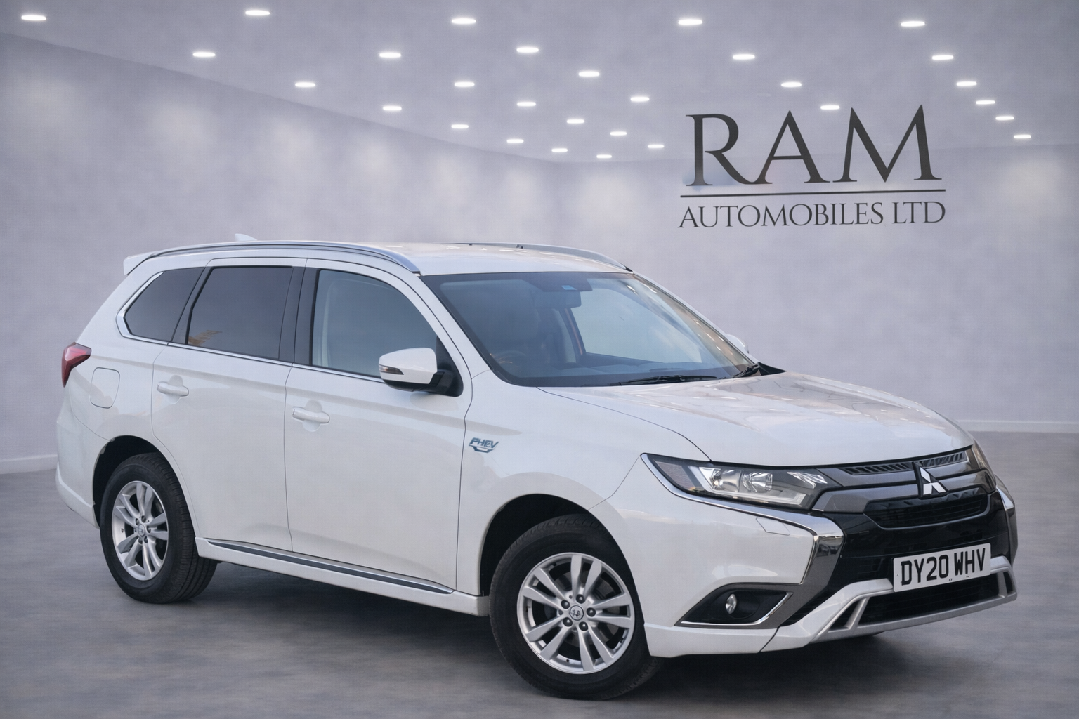 Mitsubishi Outlander 2.4h TwinMotor 13.8kWh Reflex SUV 5dr Petrol Plug-in Hybrid CVT 4WD Euro 6 (s/s) (224 ps)