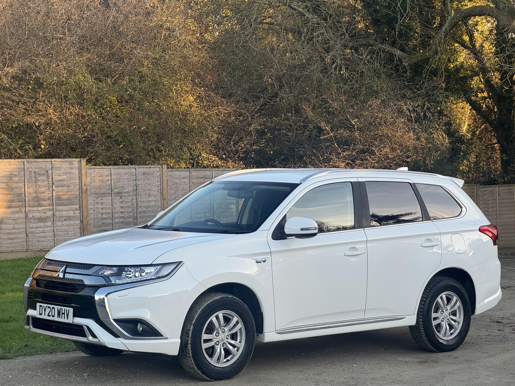 Mitsubishi Outlander 2.4h TwinMotor 13.8kWh Reflex SUV 5dr Petrol Plug-in Hybrid CVT 4WD Euro 6 (s/s) (224 ps)