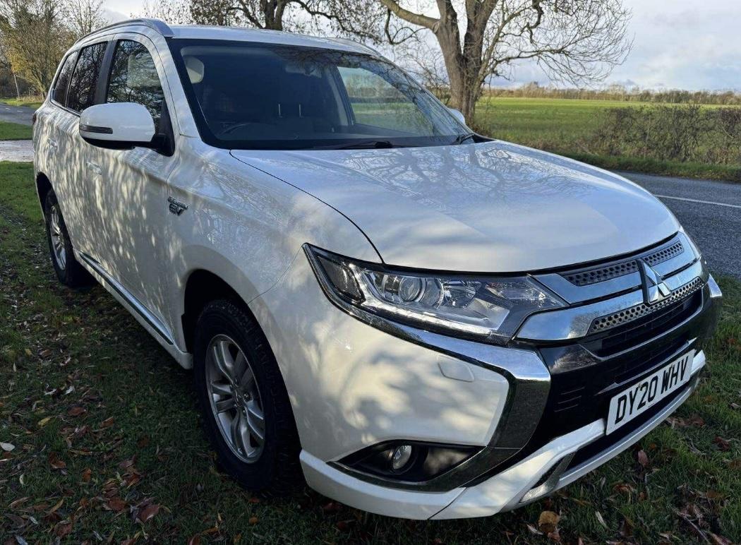 Mitsubishi Outlander 2.4h TwinMotor 13.8kWh Reflex SUV 5dr Petrol Plug-in Hybrid CVT 4WD Euro 6 (s/s) (224 ps)