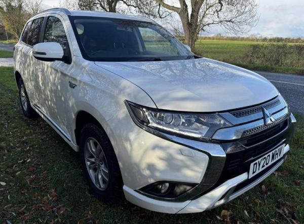 Mitsubishi Outlander 2.4h TwinMotor 13.8kWh Reflex SUV 5dr Petrol Plug-in Hybrid CVT 4WD Euro 6 (s/s) (224 ps)