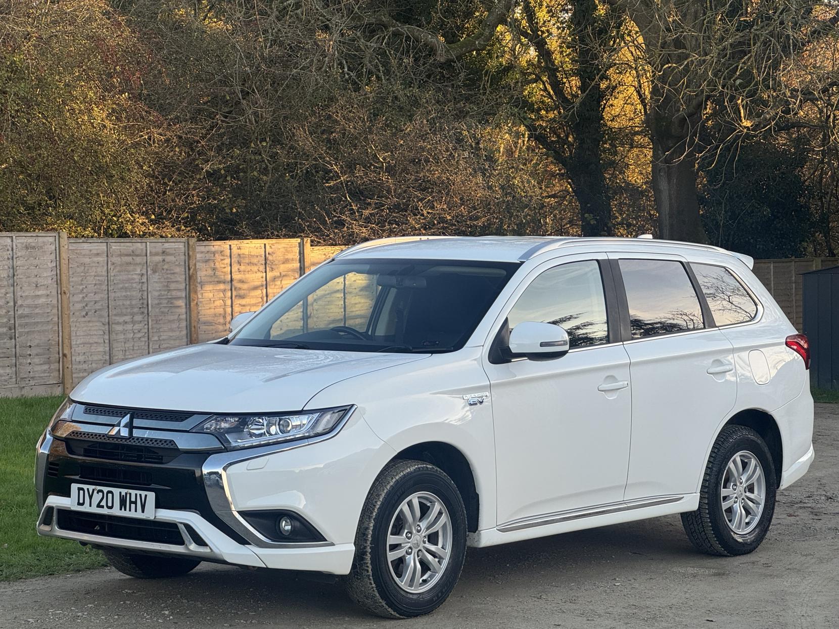 Mitsubishi Outlander 2.4h TwinMotor 13.8kWh Reflex SUV 5dr Petrol Plug-in Hybrid CVT 4WD Euro 6 (s/s) (224 ps)