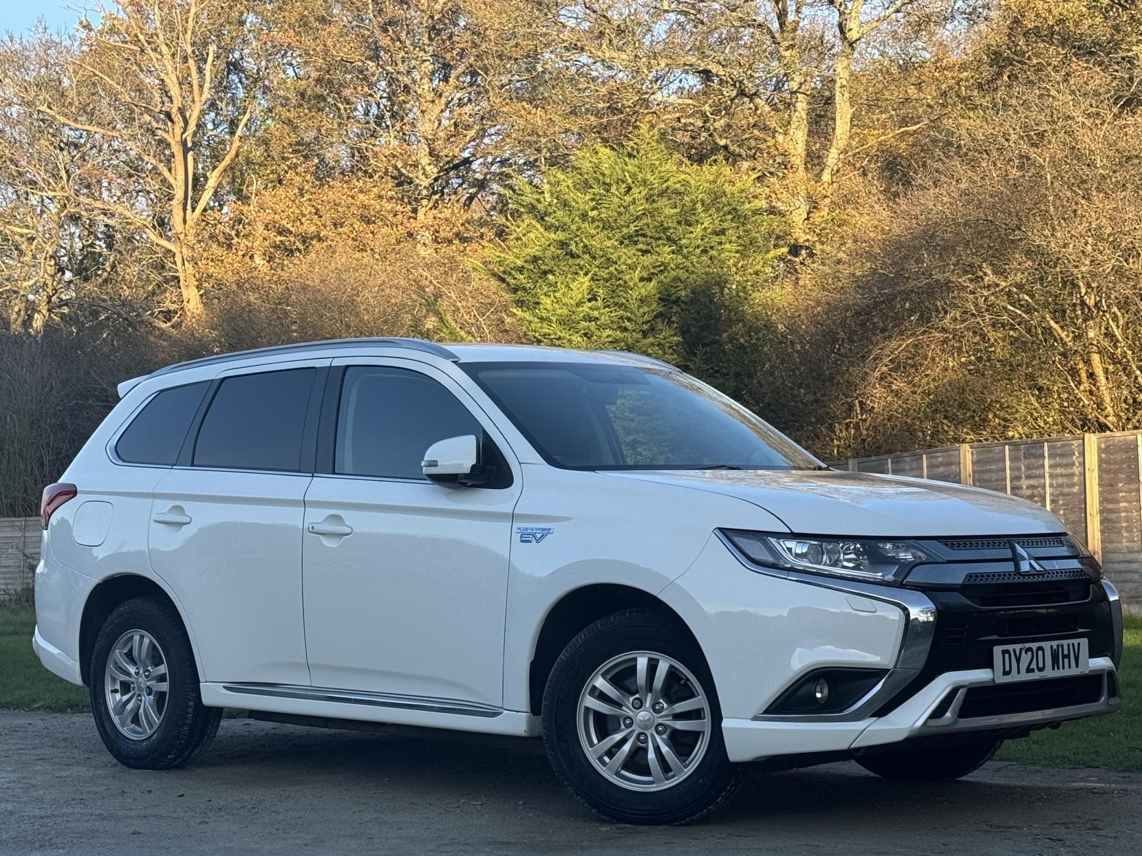 Mitsubishi Outlander 2.4h TwinMotor 13.8kWh Reflex SUV 5dr Petrol Plug-in Hybrid CVT 4WD Euro 6 (s/s) (224 ps)