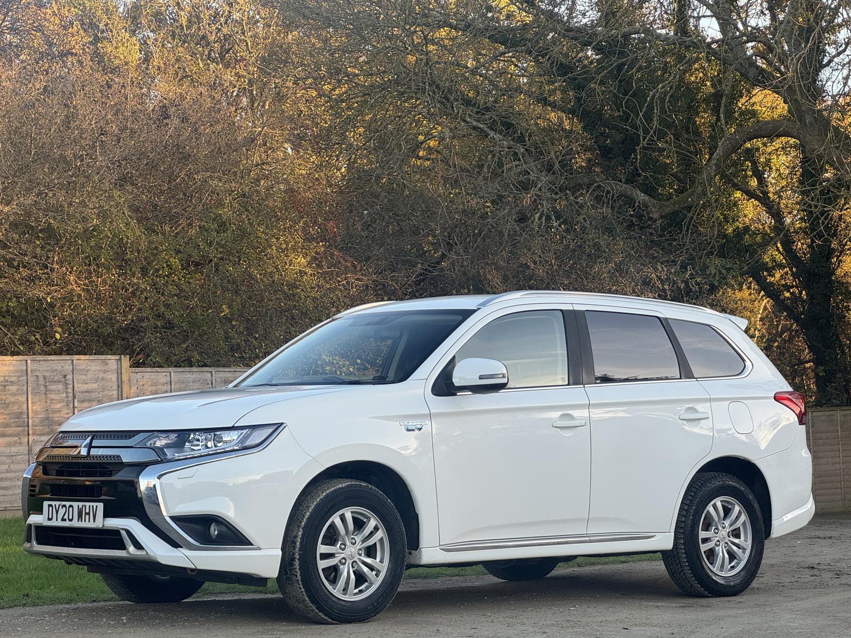 Mitsubishi Outlander 2.4h TwinMotor 13.8kWh Reflex SUV 5dr Petrol Plug-in Hybrid CVT 4WD Euro 6 (s/s) (224 ps)