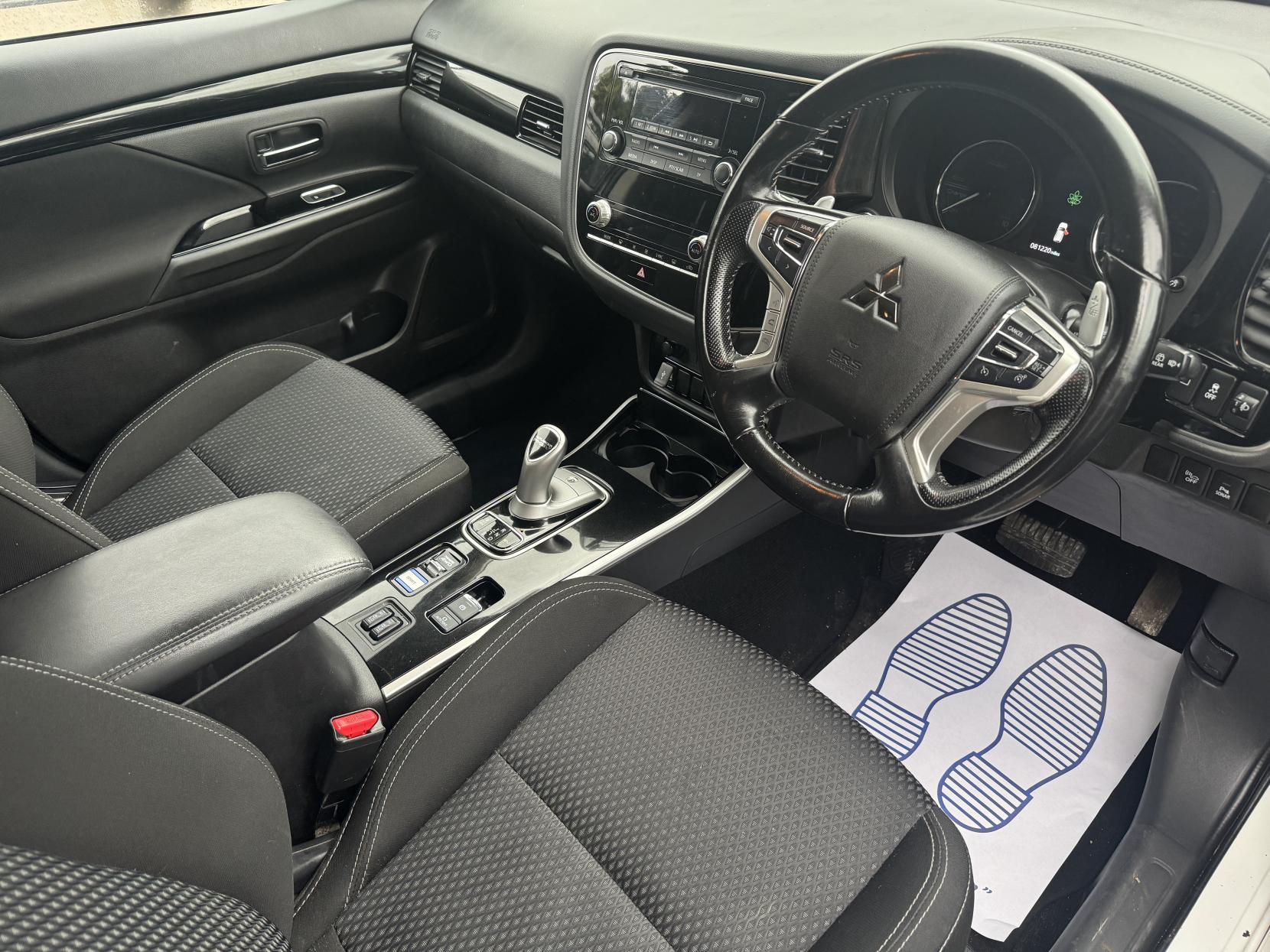 Mitsubishi Outlander 2.4h TwinMotor 13.8kWh Reflex SUV 5dr Petrol Plug-in Hybrid CVT 4WD Euro 6 (s/s) (224 ps)