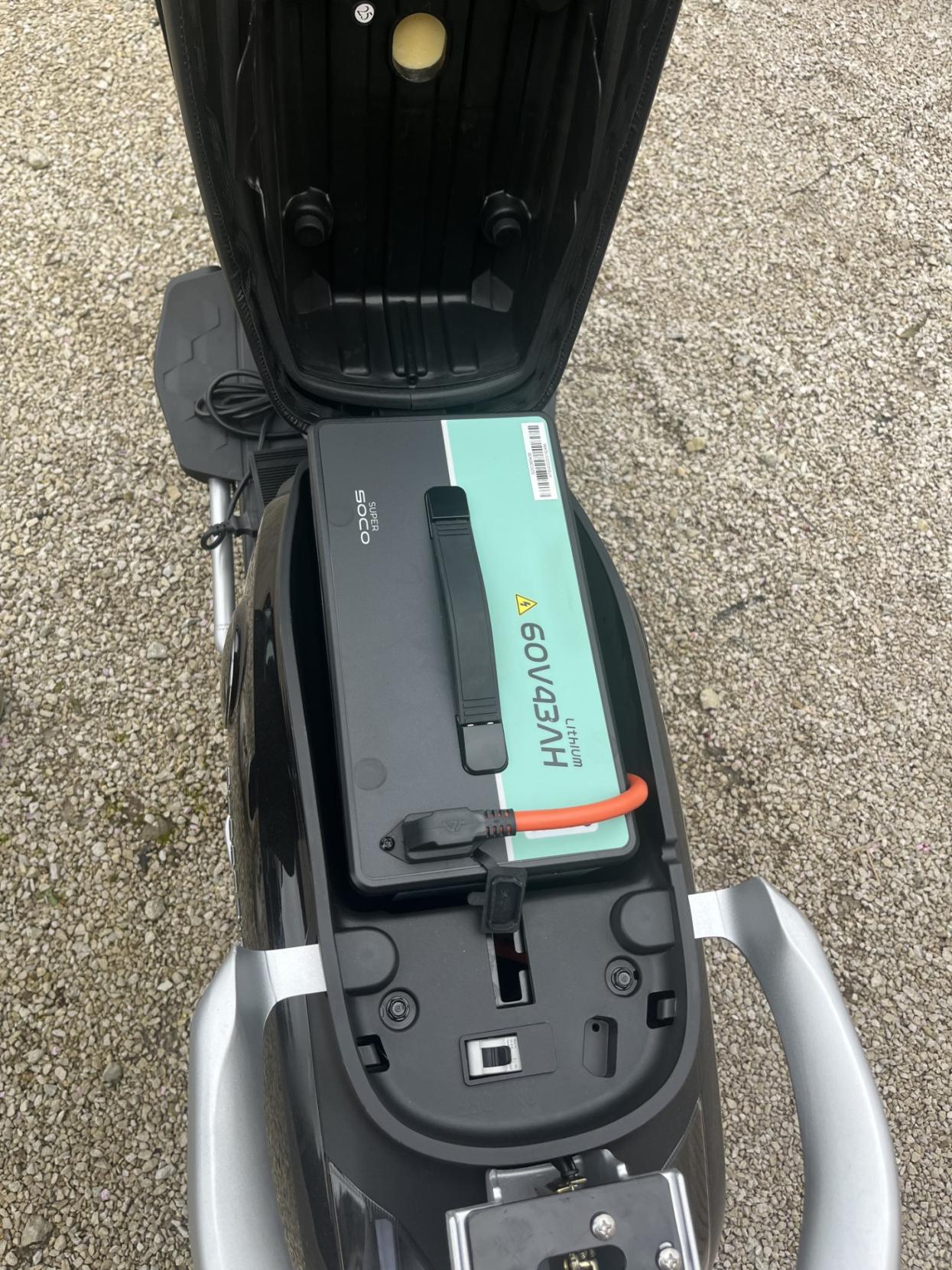 Vmoto CUx Moped Electric Automatic (4 ps)