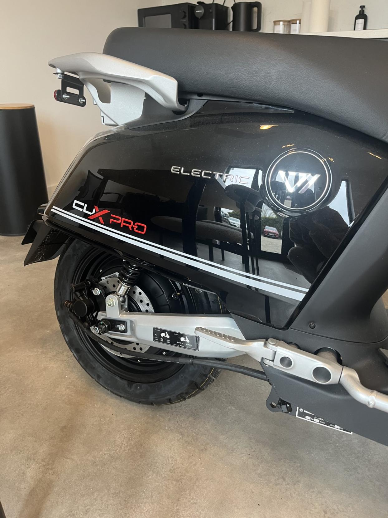 Vmoto CUx Moped Electric Automatic (4 ps)