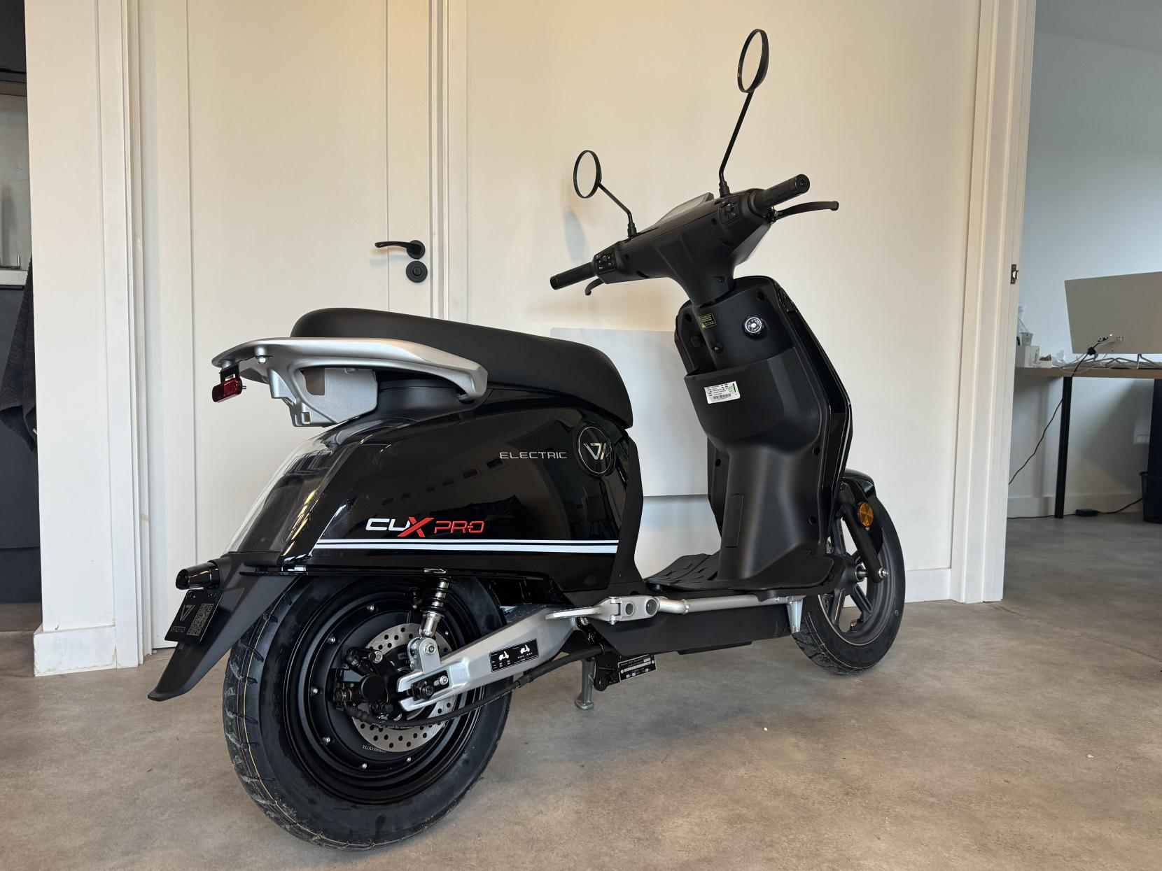 Vmoto CUx Moped Electric Automatic (4 ps)